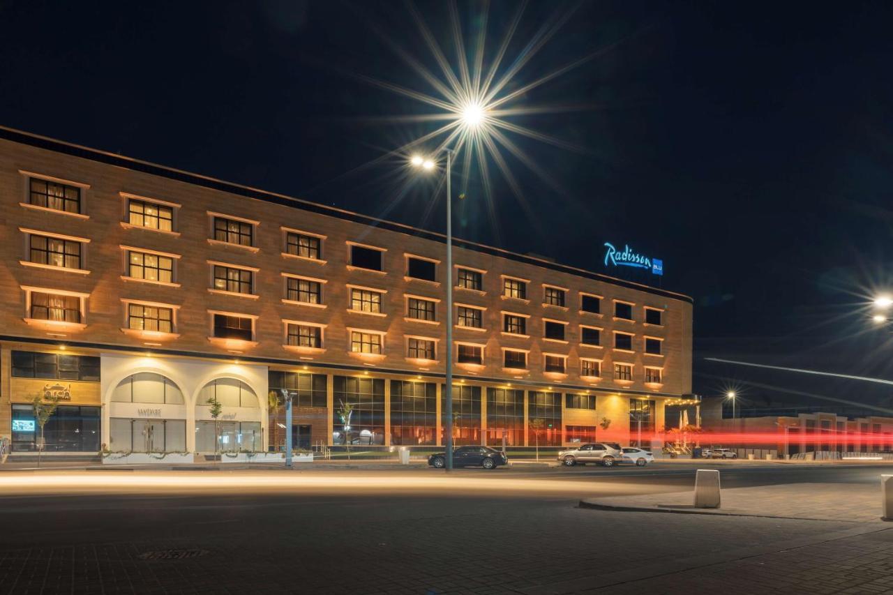 Radisson Blu Hotel, Buraidah Ngoại thất bức ảnh