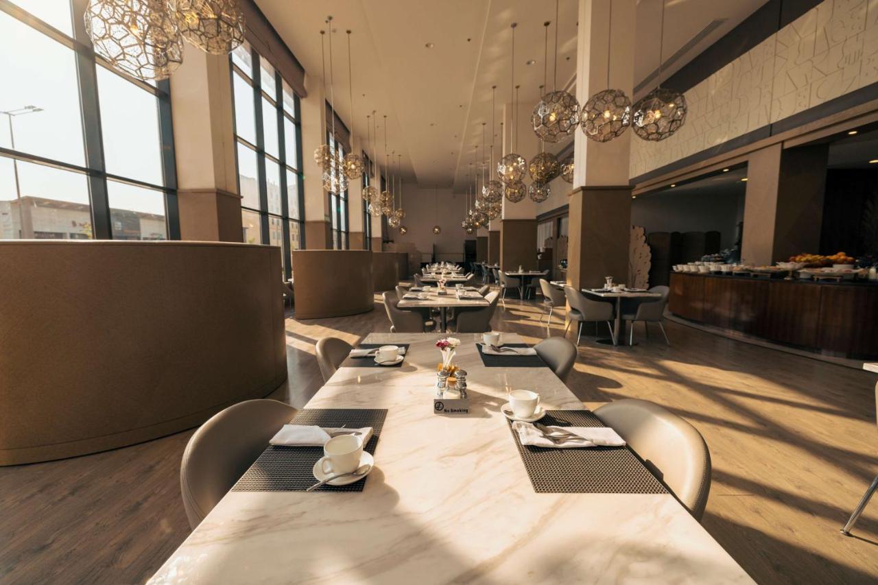 Radisson Blu Hotel, Buraidah Ngoại thất bức ảnh
