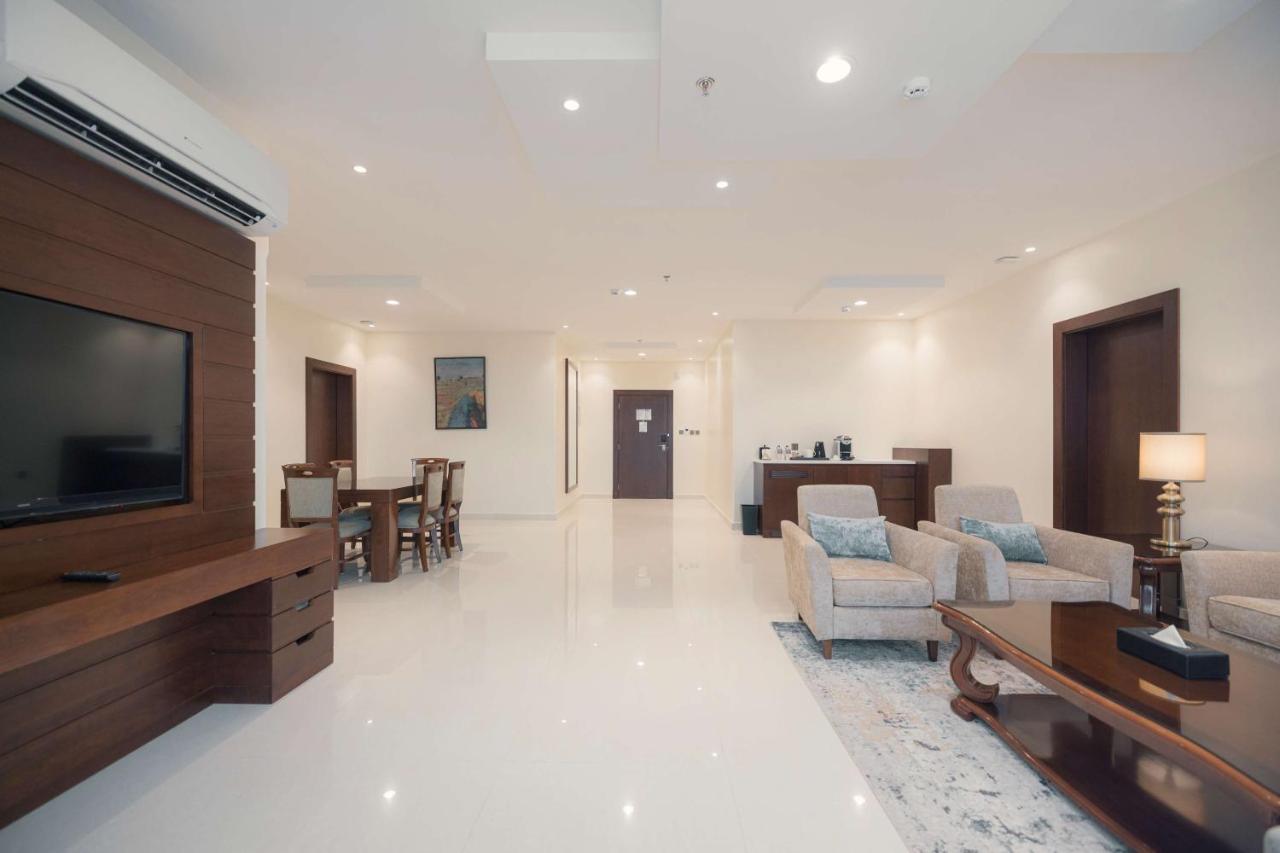Radisson Blu Hotel, Buraidah Ngoại thất bức ảnh