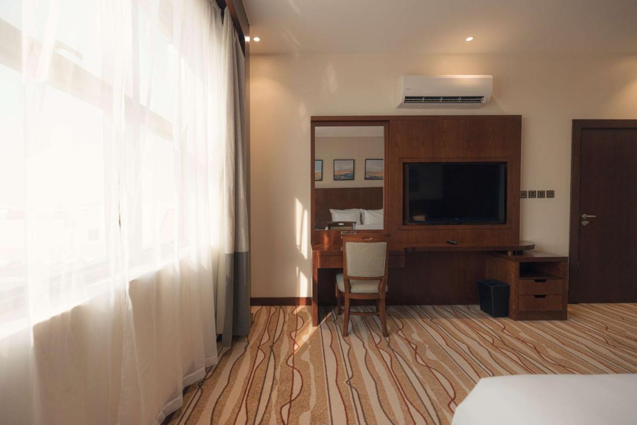 Radisson Blu Hotel, Buraidah Ngoại thất bức ảnh