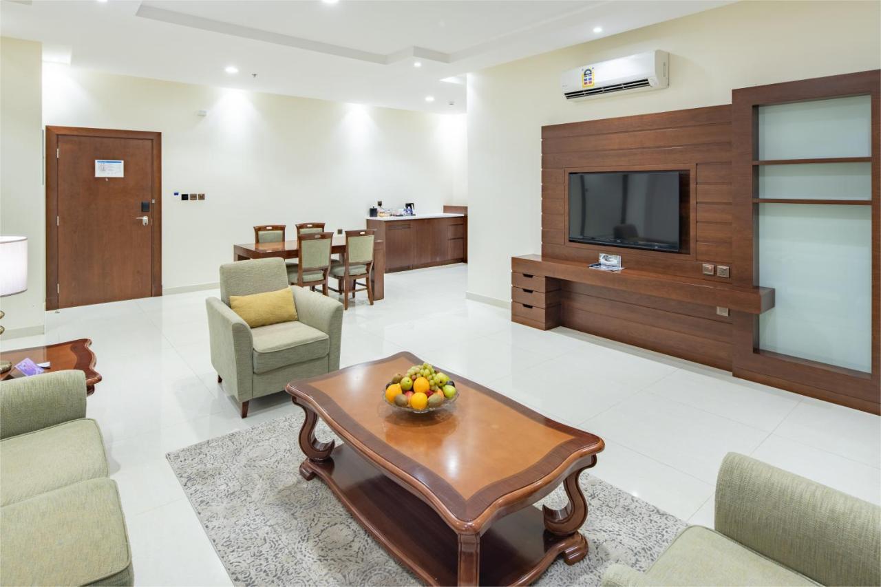 Radisson Blu Hotel, Buraidah Ngoại thất bức ảnh